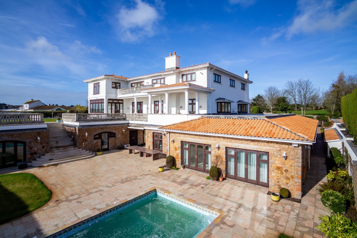 Jersey Properties of Distinction Magazine