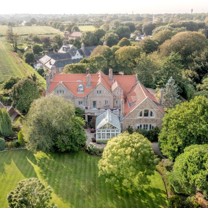 JERSEY PROPERTIES OF DISTINCTION MAGAZINE