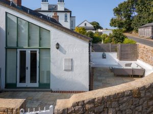 A Charming Blend of Tradition and Modern Comfort