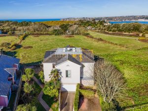 Portelet Apartment Retreat!