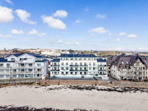 Penthouse beach front apartment with sea views