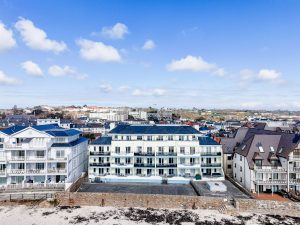 Penthouse beach front apartment with sea views