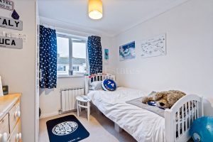 Great Family Home With South Facing Garden