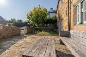 A Charming Blend of Tradition and Modern Comfort