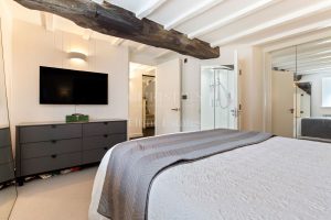 A Charming Blend of Tradition and Modern Comfort