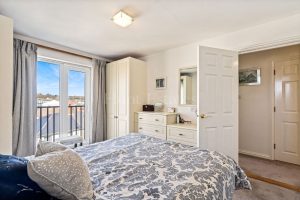 Penthouse beach front apartment with sea views