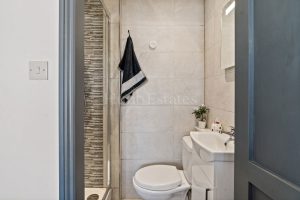 Penthouse beach front apartment with sea views