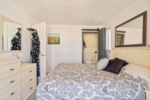 Penthouse beach front apartment with sea views