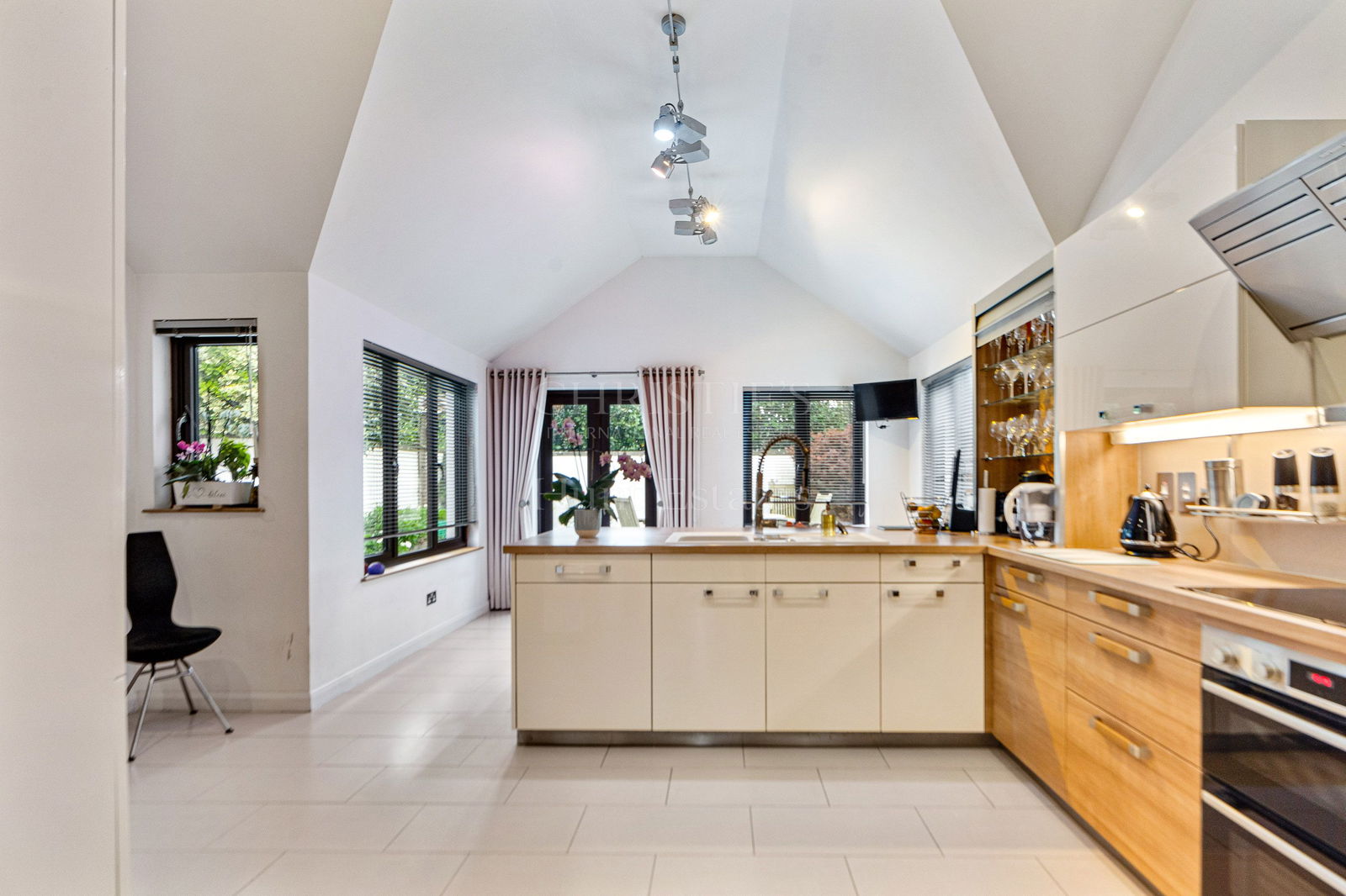 4 Bedroom Single Family Home/House's Image 7