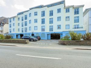 Penthouse beach front apartment with sea views