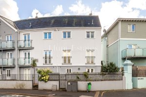 Modern Townhouse with Self-Contained Unit