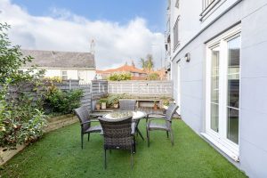 Modern Townhouse with Self-Contained Unit