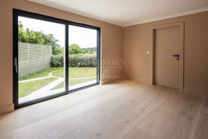 STYLISH HOME WITH COUNTRY & SEA VIEWS