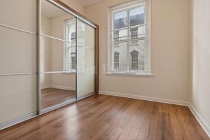 One bedroom ground floor apartment with communal courtyard