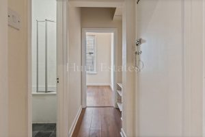 One bedroom ground floor apartment with communal courtyard