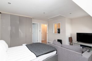 Three bedroom home with sea views&nbsp;