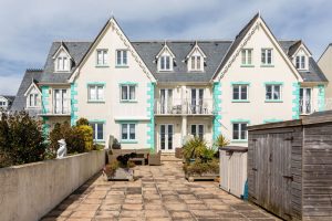 Three bedroom home with sea views&nbsp;