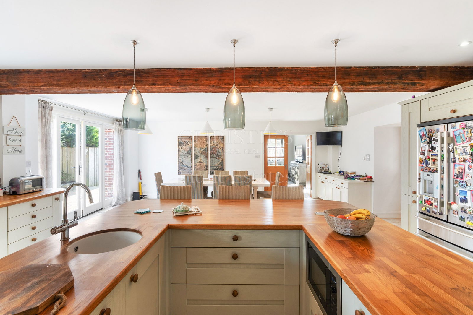 5 Bedroom Single Family Home/House's Image 3