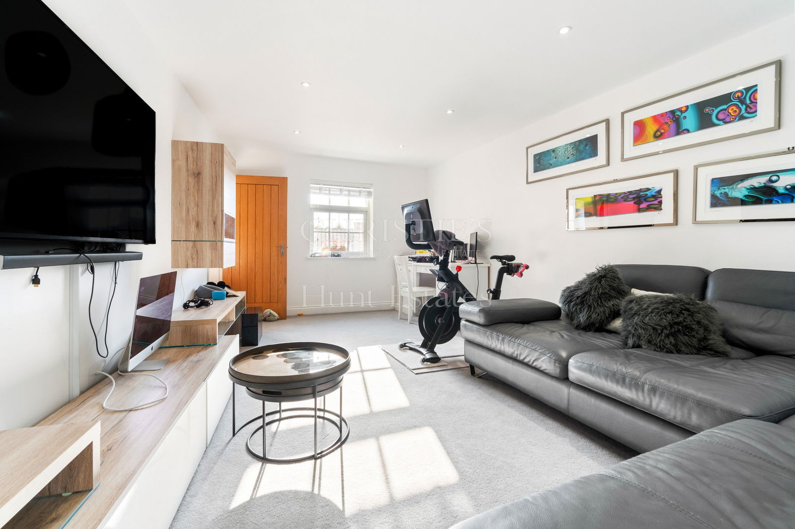 5 Bedroom Single Family Home/House's Image 14