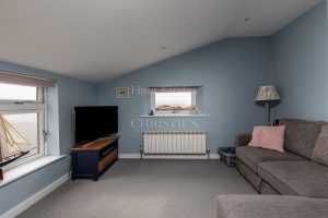 Cottage Style Four Bedroom House With Sunny Aspect Garden&nbsp;