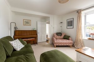 Cottage Style Four Bedroom House With Sunny Aspect Garden&nbsp;