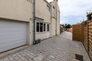 Cottage Style Four Bedroom House With Sunny Aspect Garden&nbsp;