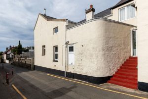 Cottage Style Four Bedroom House With Sunny Aspect Garden&nbsp;