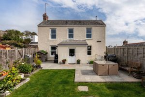Cottage Style Four Bedroom House With Sunny Aspect Garden&nbsp;
