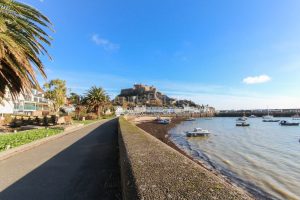 TWO BEDROOM SEASIDE APARTMENT