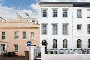 Light and airy two bedroom apartment in a quiet location