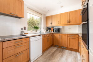 Spacious Apartment Overlooking The Royal Jersey Golf Course