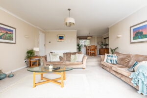 Spacious Apartment Overlooking The Royal Jersey Golf Course