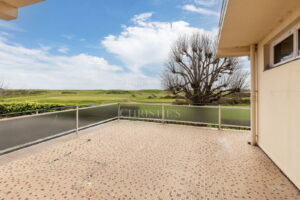 Spacious Apartment Overlooking The Royal Jersey Golf Course