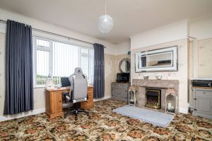 Spacious bungalow with sea views