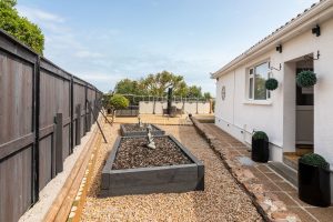 Spacious bungalow with sea views