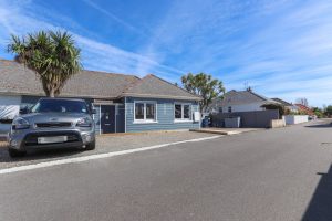 Charming Three-Bedroom Bungalow on Spacious Plot