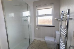 DETACHED TWO BEDROOM HOUSE WITH GARAGE AND GARDEN