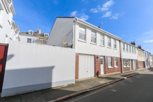 DETACHED TWO BEDROOM HOUSE WITH GARAGE AND GARDEN