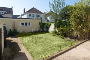 Elegant three bedroom house near the beach