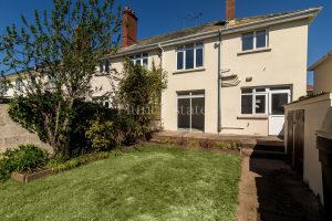 Elegant three bedroom house near the beach