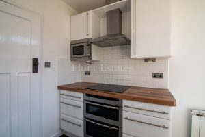 Elegant three bedroom house near the beach