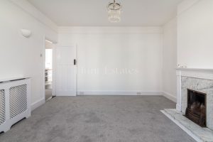 Elegant three bedroom house near the beach