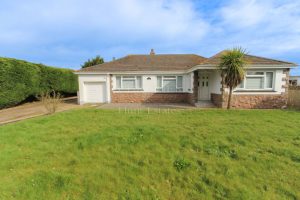 Detached Bungalow In Quiet Location With Field, Stable And Multipurpose Storage