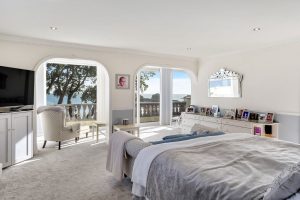 Immaculate home opposite the beach near Le Hocq