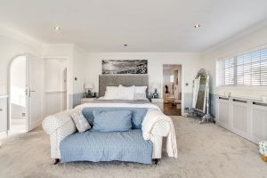 Immaculate home opposite the beach near Le Hocq