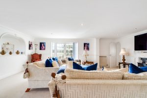 Immaculate home opposite the beach near Le Hocq