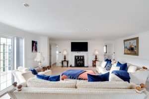 Immaculate home opposite the beach near Le Hocq