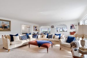 Immaculate home opposite the beach near Le Hocq