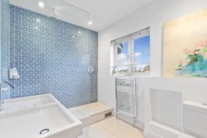 DETACHED COUNTRY HOME WITH LAND