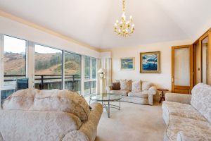 Penthouse Apartment Set in Picturesque Location with Sea Views